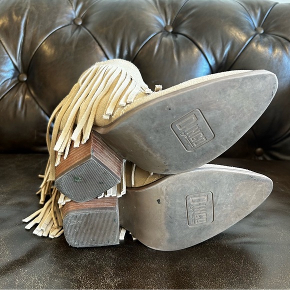 Dingo Cream Ankle Booties with Fringe Detail size 6.5 - Picture 5 of 11